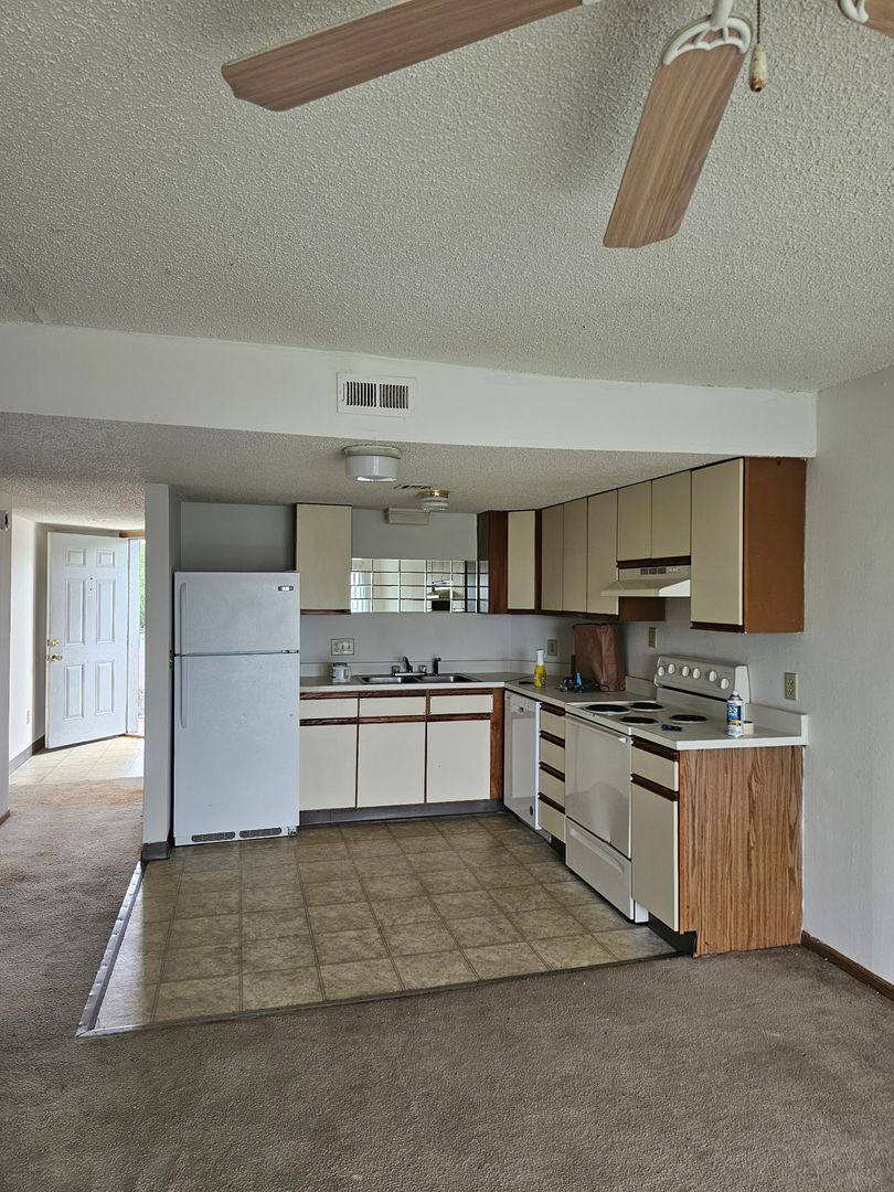 Apartment for rent at 3316, 22, & 28 S Fairway Ave, Springfield, MO 65804