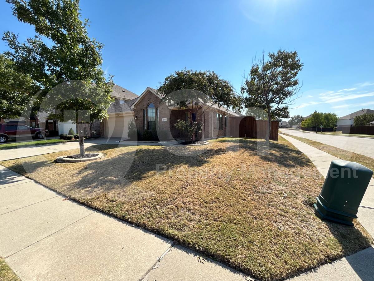 House for rent at 2801 Coyote Trail, Little Elm, TX 75068