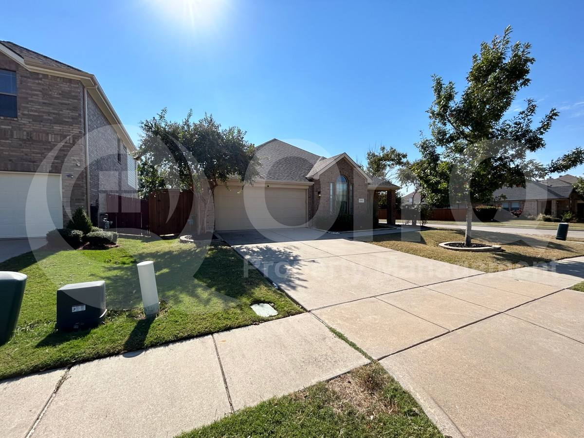House for rent at 2801 Coyote Trail, Little Elm, TX 75068