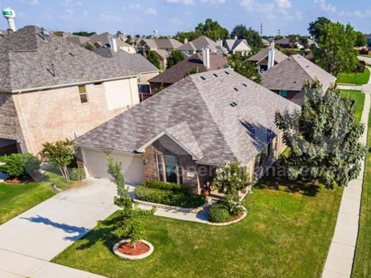House for rent at 2801 Coyote Trail, Little Elm, TX 75068