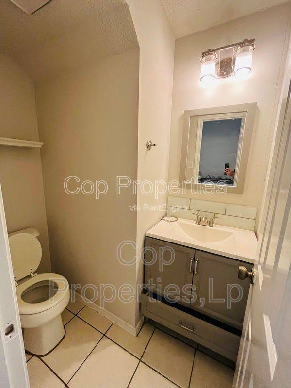 Apartment for rent at 6319 Waddesdon Wood, San Antonio, TX 78233