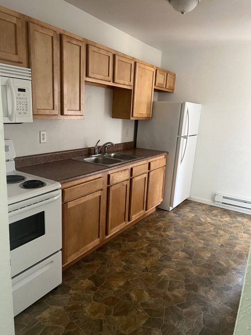 Apartment for rent at 1300 N Granville, Muncie, IN 47303