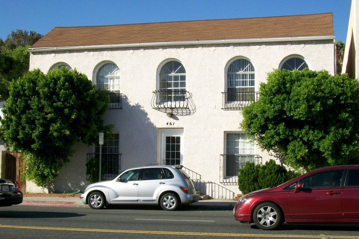 Apartment for rent at 461 W Colorado St, Glendale, CA 91204