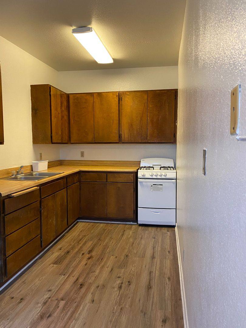 Apartment for rent at 461 W Colorado St, Glendale, CA 91204