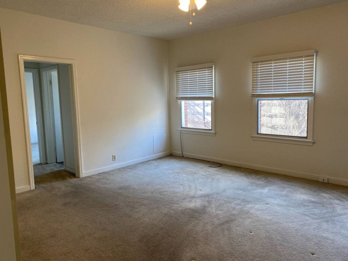 Apartment for rent at 461 W Colorado St, Glendale, CA 91204
