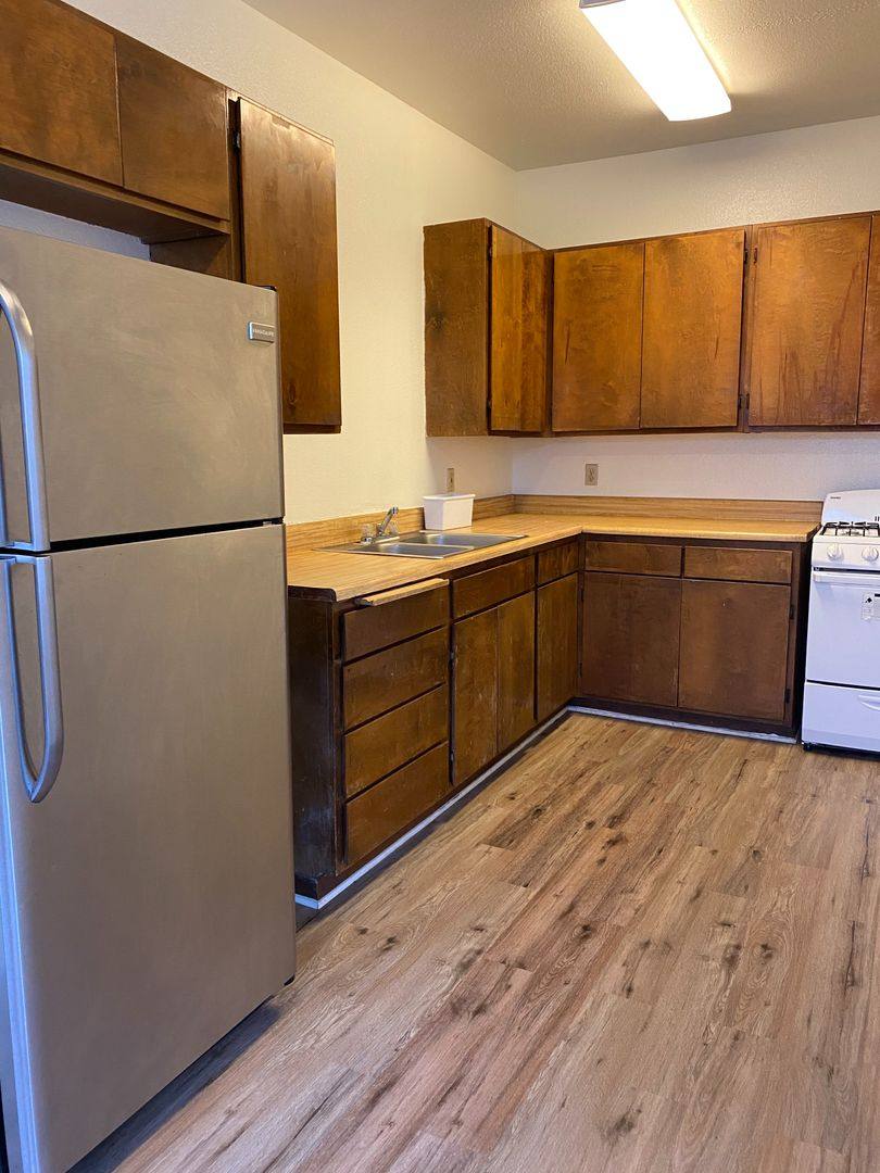 Apartment for rent at 461 W Colorado St, Glendale, CA 91204