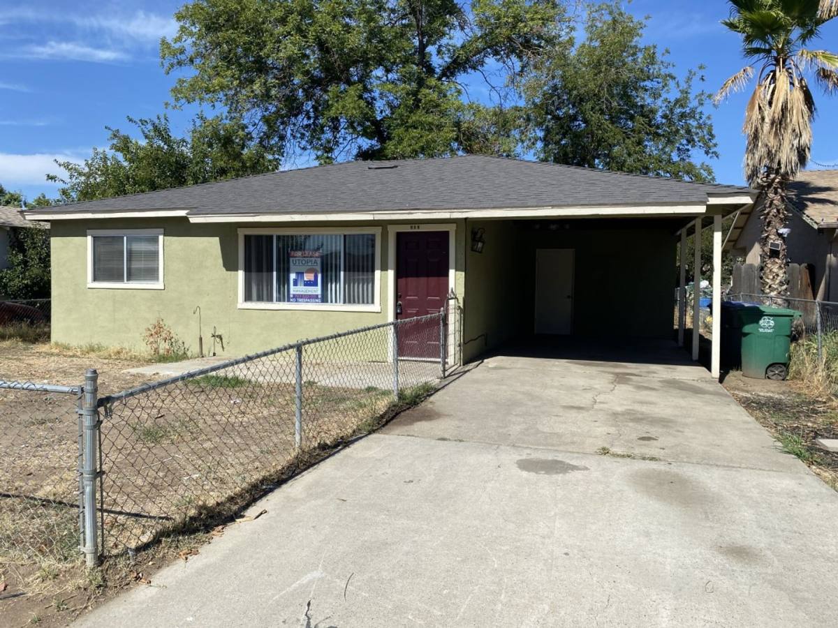House for rent at 412 Alameda Ave, Chowchilla, CA 93610