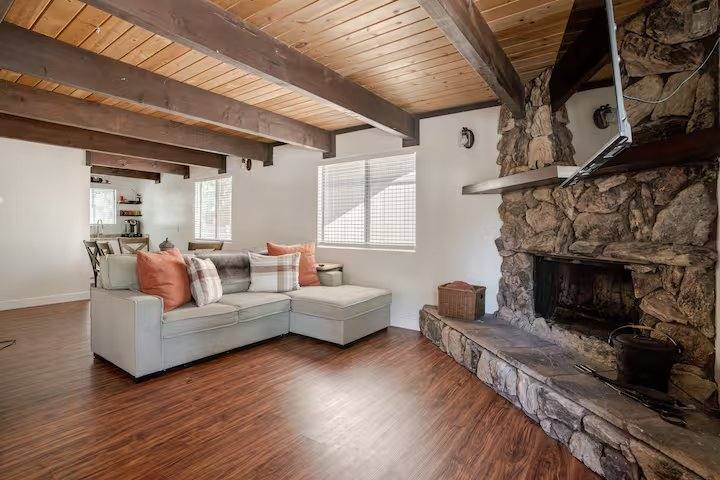 House for rent at 336 Spruce Lane, Sugarloaf, CA 92386