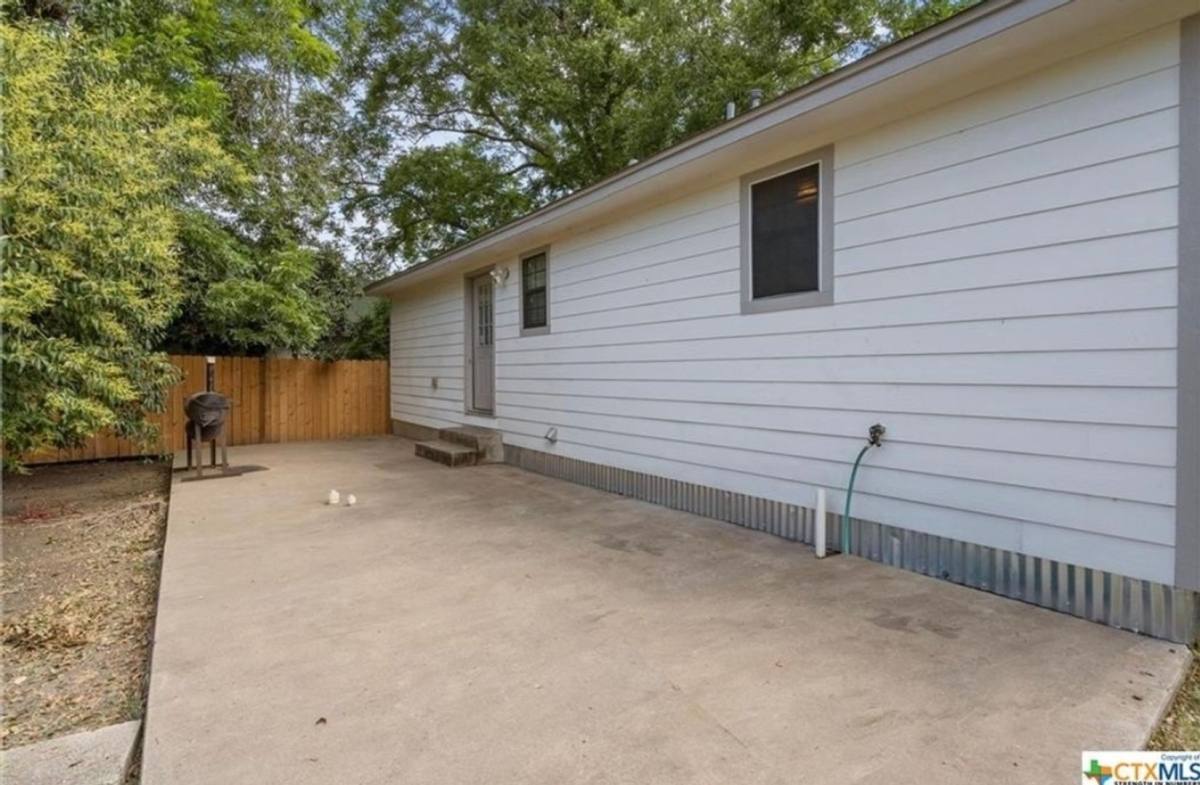 House for rent at 610 Vernon St, Taylor, TX 76574