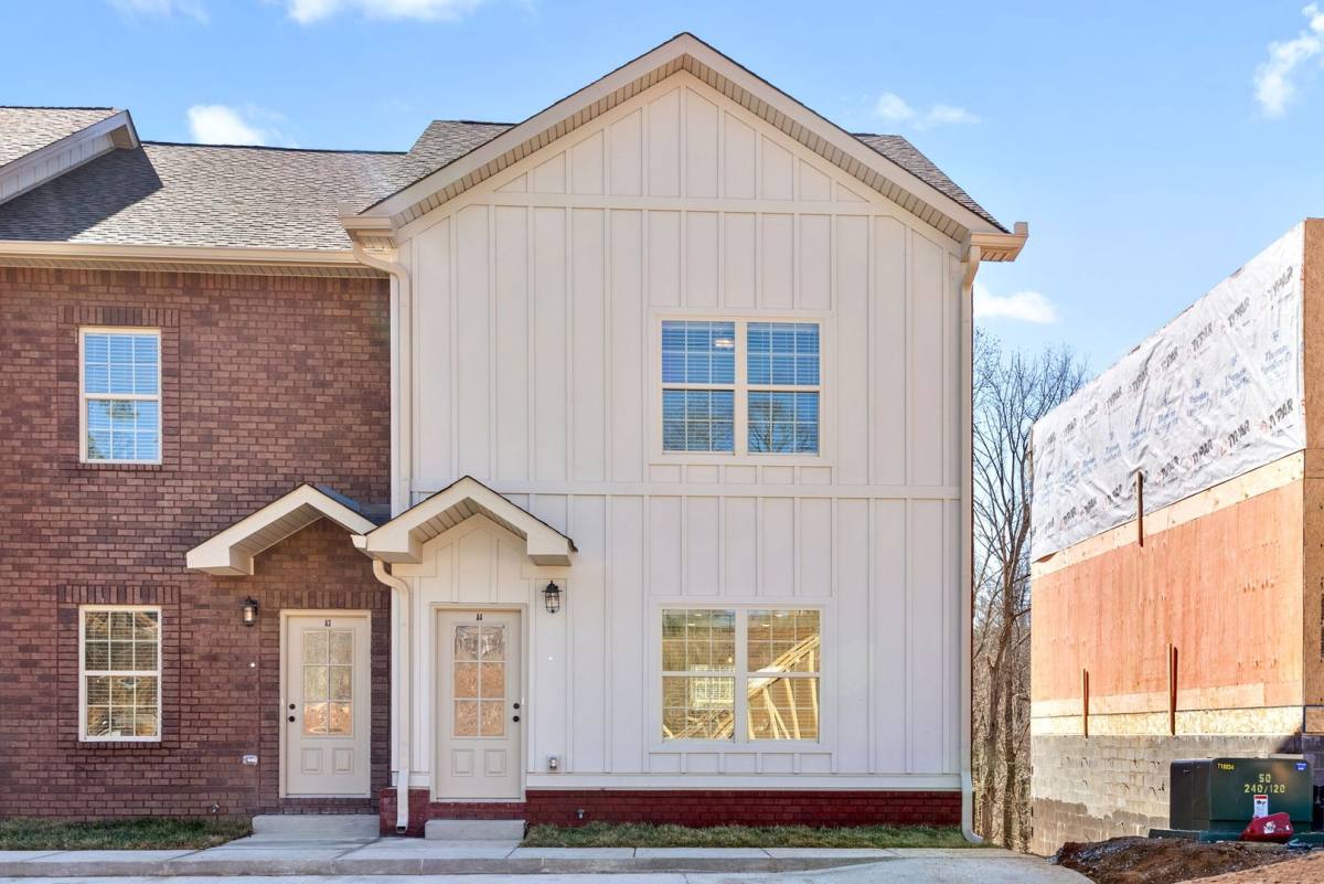 Apartment for rent at 500 Peachers Mill Rd, Clarksville, TN 37042