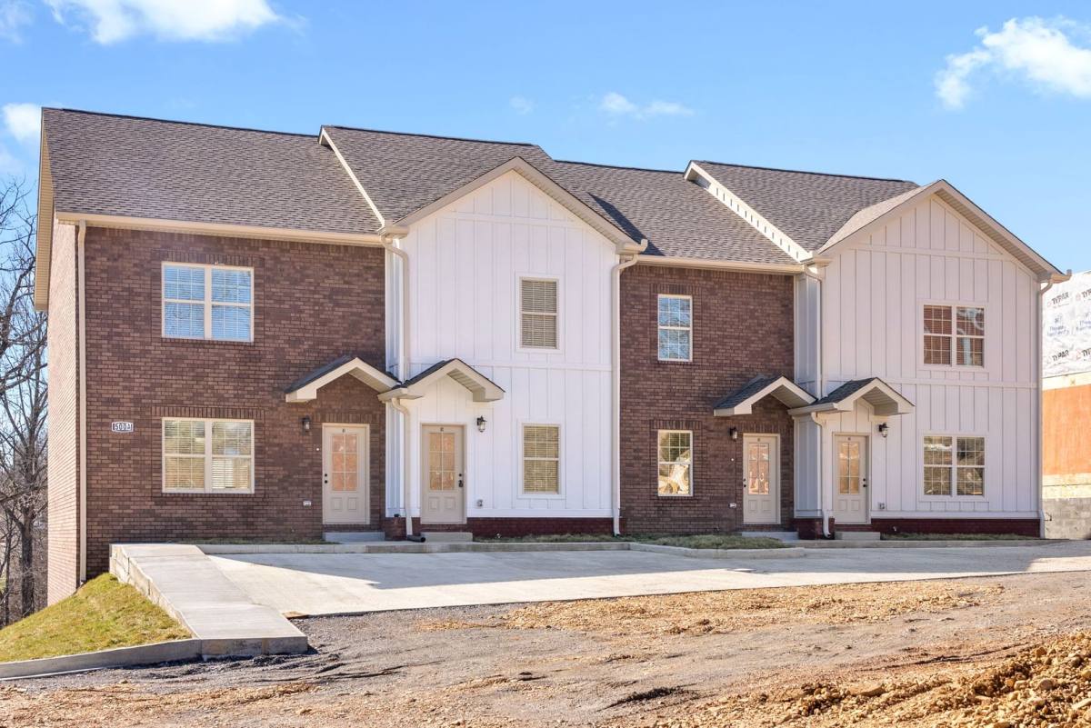 Apartment for rent at 500 Peachers Mill Rd, Clarksville, TN 37042