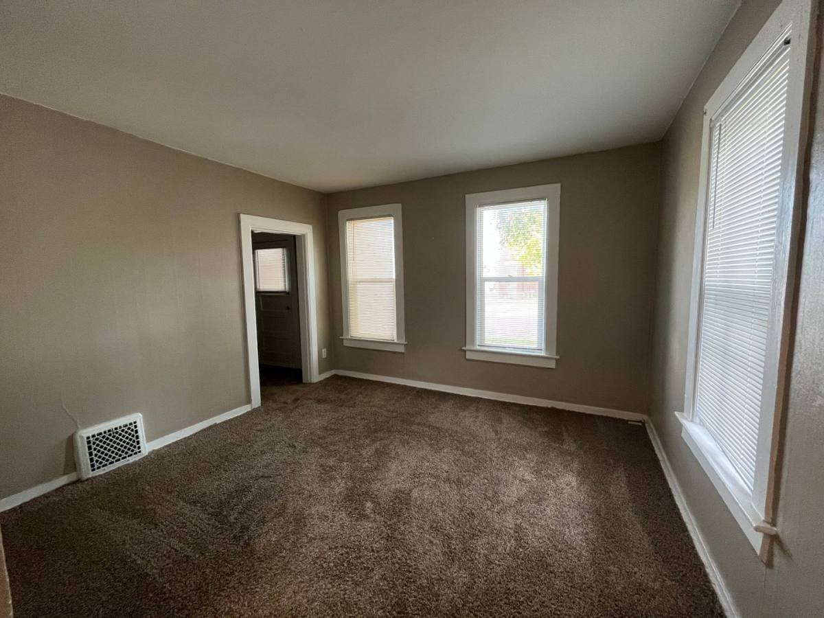 House for rent at 319 E Main St, Mankato, MN 56001