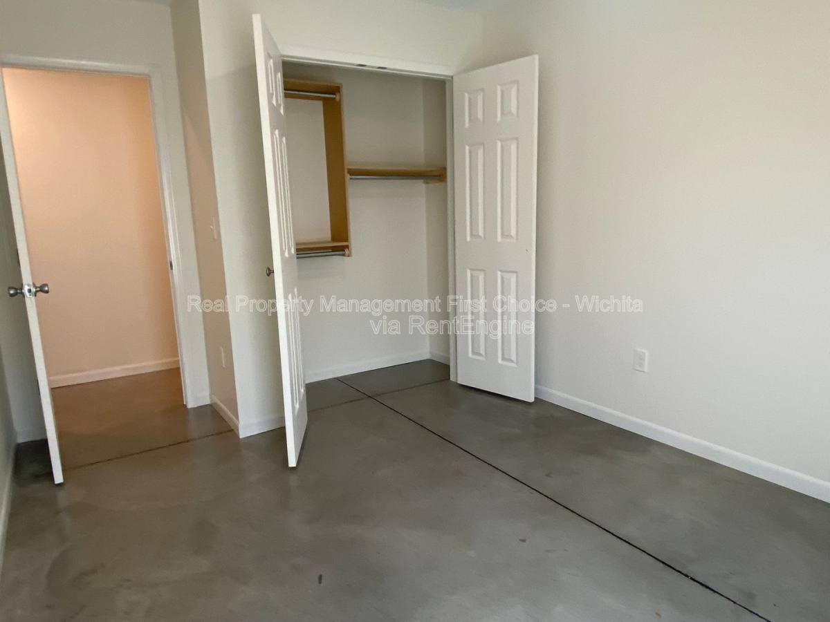Townhouse for rent at 1514 N Madison Ave, Wichita, KS 67214