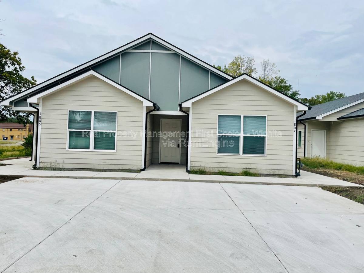 Townhouse for rent at 1514 N Madison Ave, Wichita, KS 67214