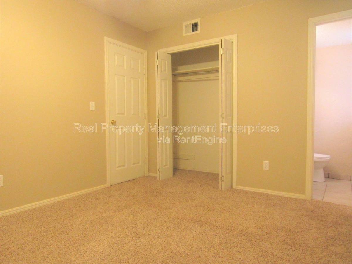 House for rent at 637 Redstone Ave, Edmond, OK 73013