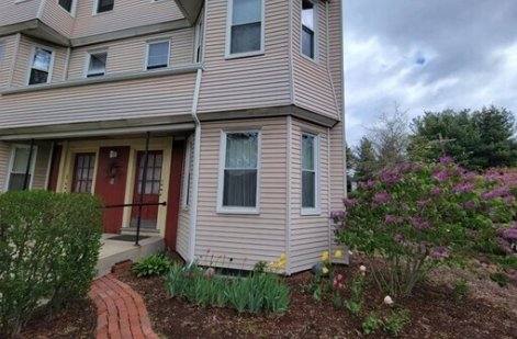 Apartment for rent at 2 Sherman St #2A-3, Weston, MA 02493
