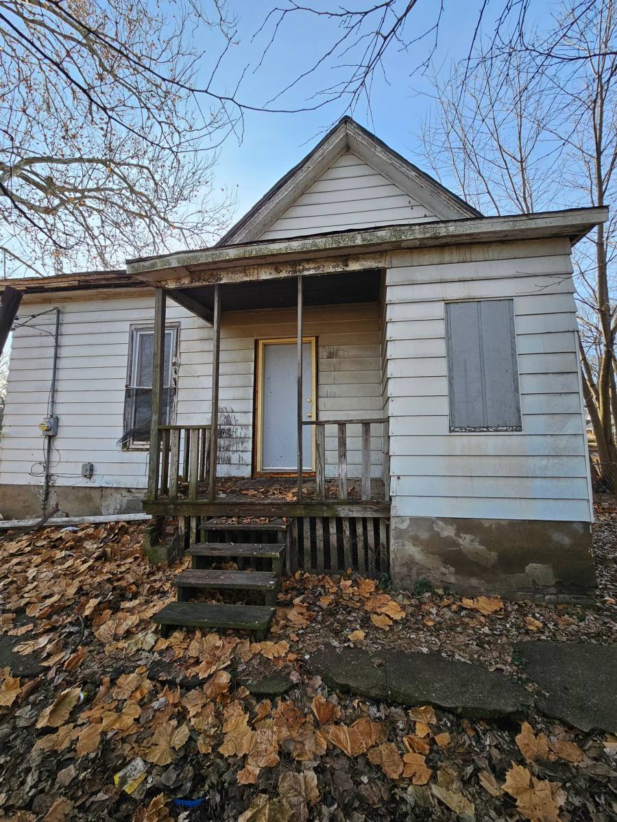 House for rent at 254 W Peoria Ave, Decatur, IL 62526