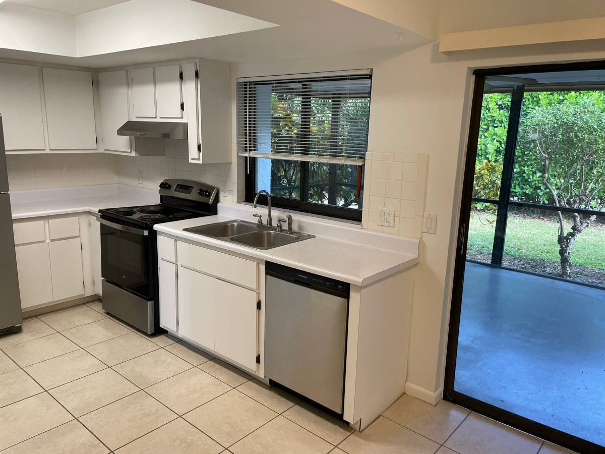 Apartment for rent at 10022 8th St N, Naples, FL 34108