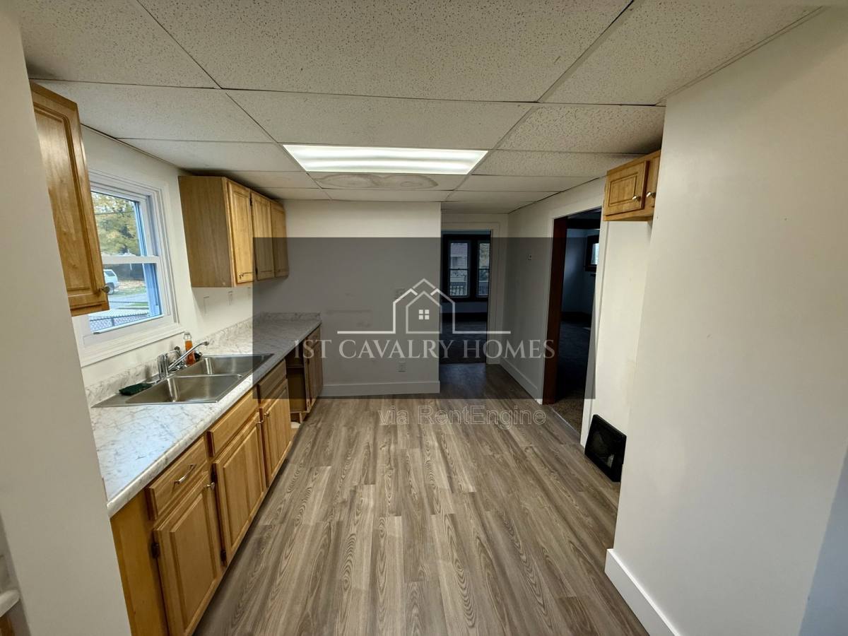 House for rent at 846 Lee Dr, Akron, OH 44305