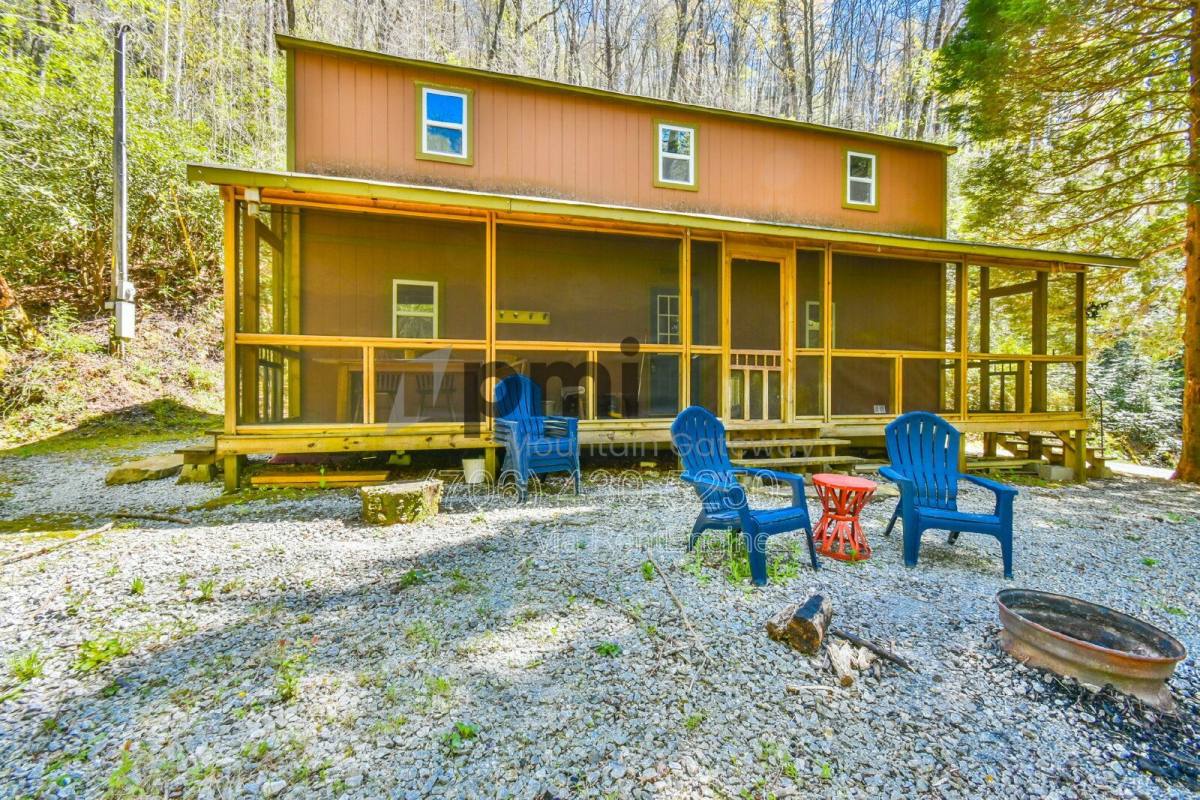 House for rent at 43 Davis Gap Rd, Clayton, GA 30525