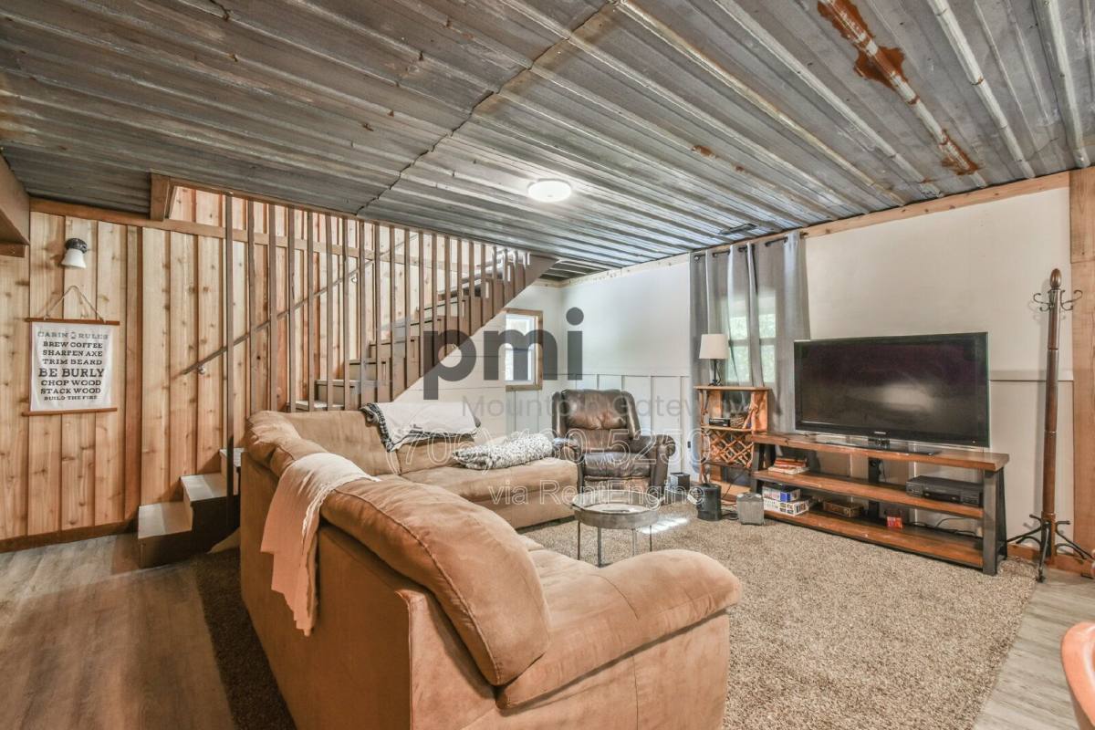 House for rent at 43 Davis Gap Rd, Clayton, GA 30525