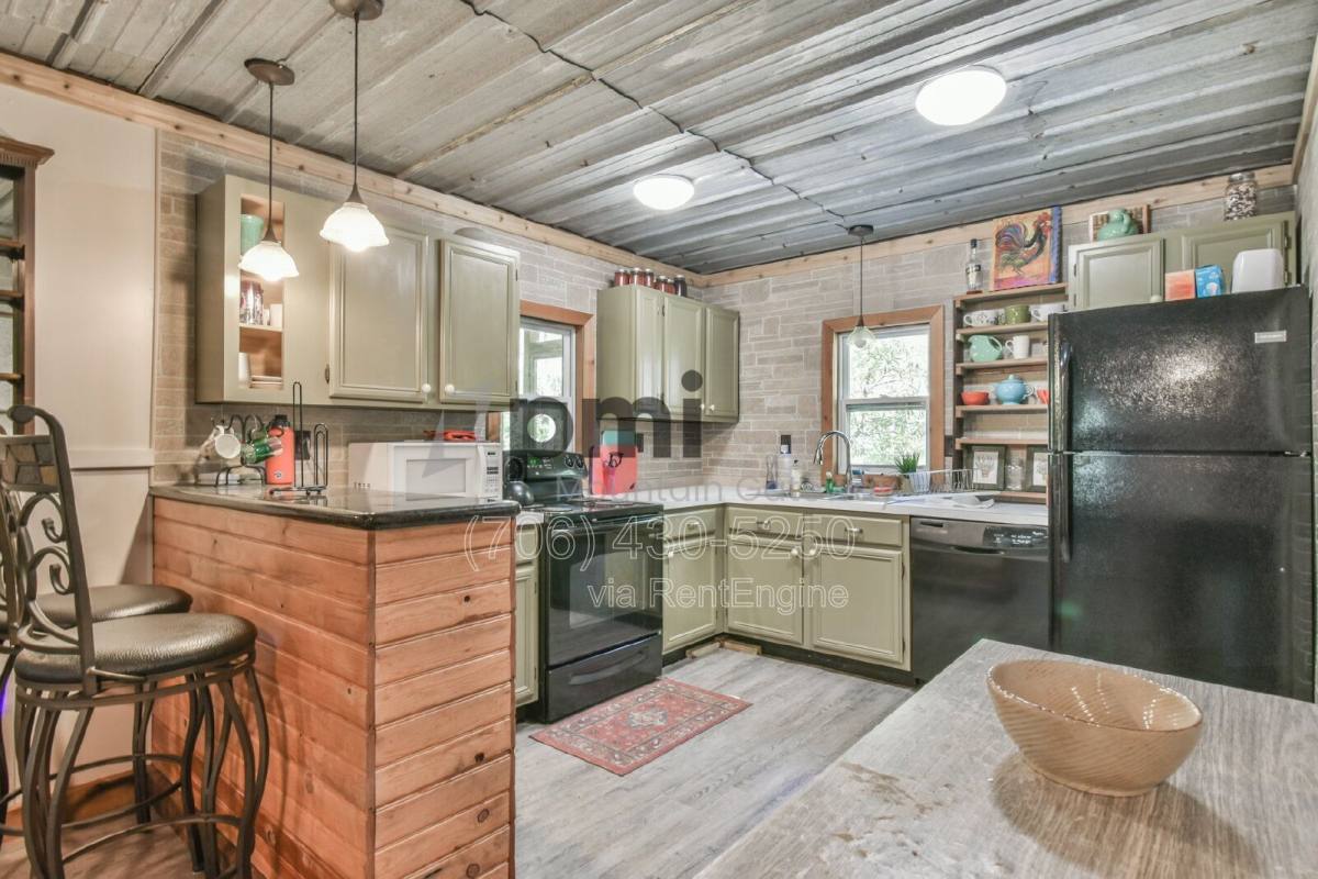 House for rent at 43 Davis Gap Rd, Clayton, GA 30525