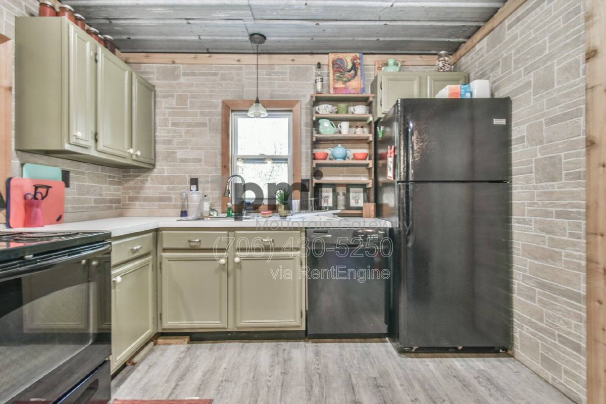 House for rent at 43 Davis Gap Rd, Clayton, GA 30525