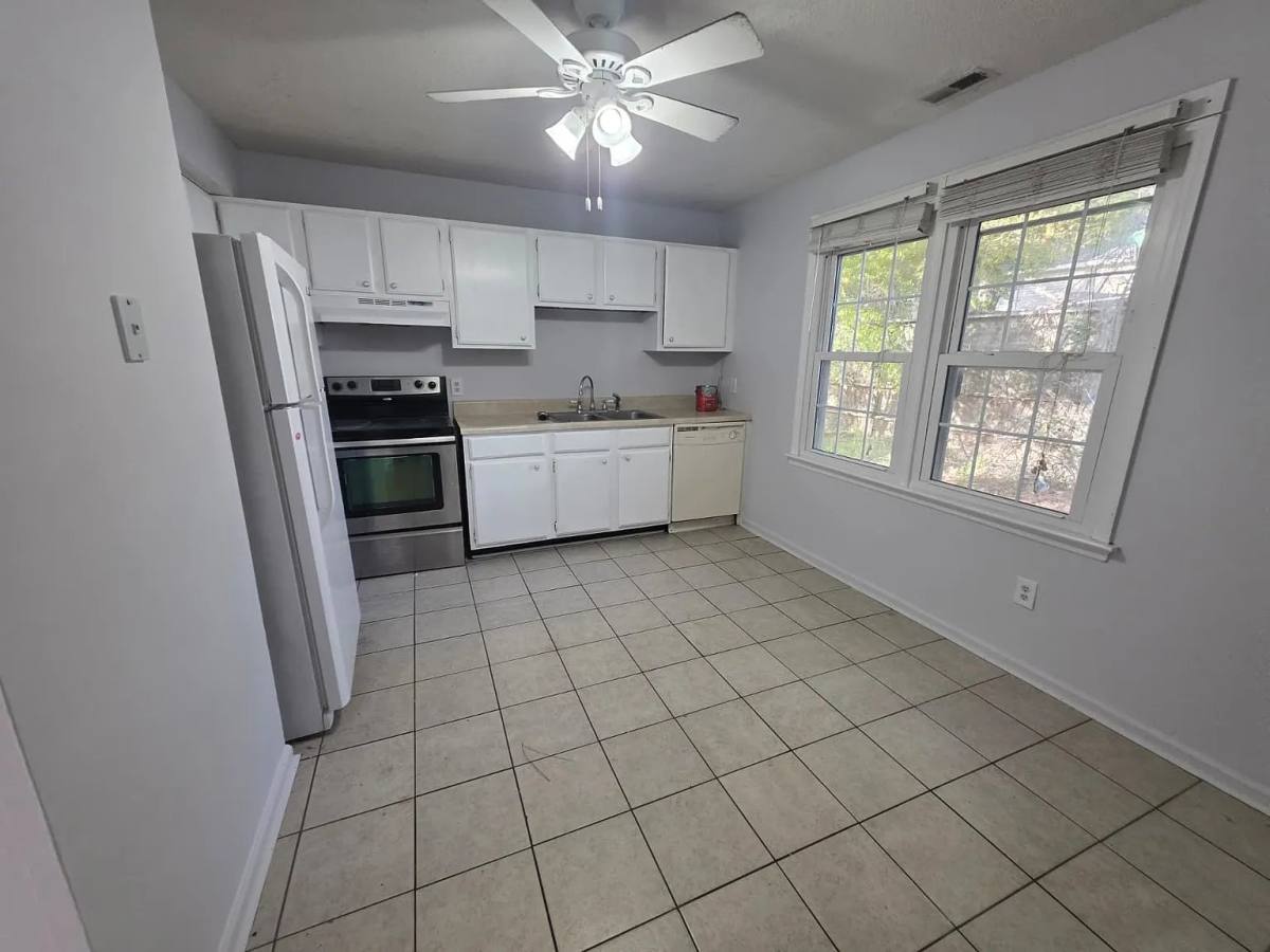 Townhouse for rent at 1619 Forest Dr #4, Little River, SC 29566