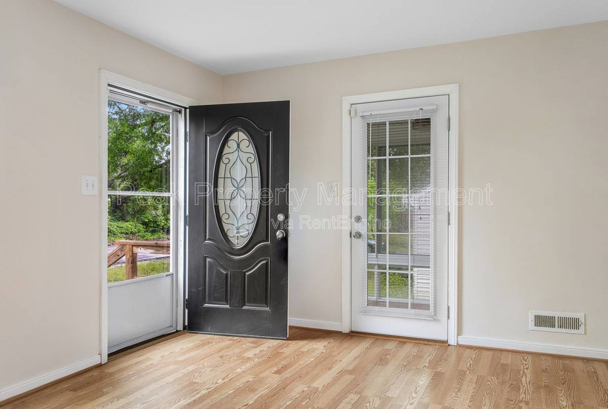 House for rent at 8514 Wetherly Dr, Henrico, VA 23229