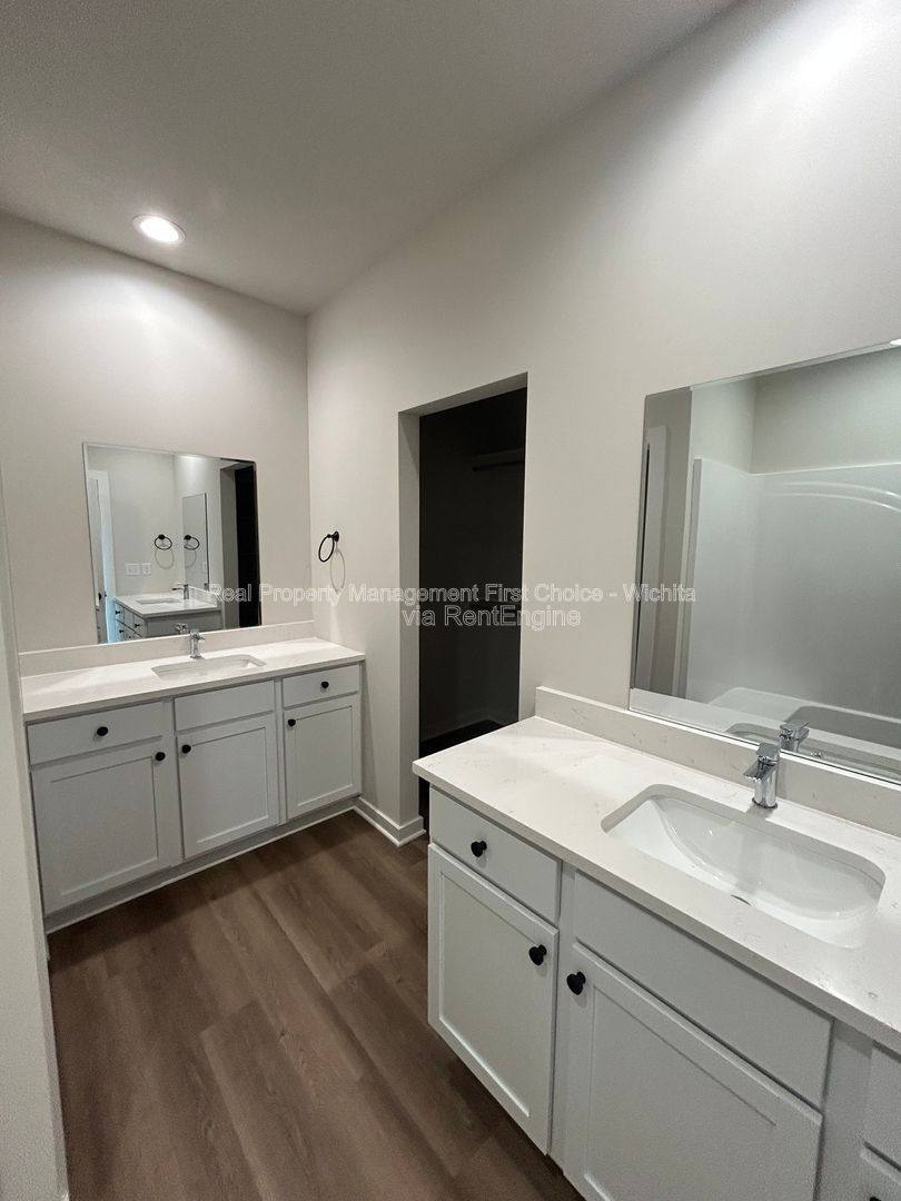Apartment for rent at 136 N Gowen St, Goddard, KS 67052
