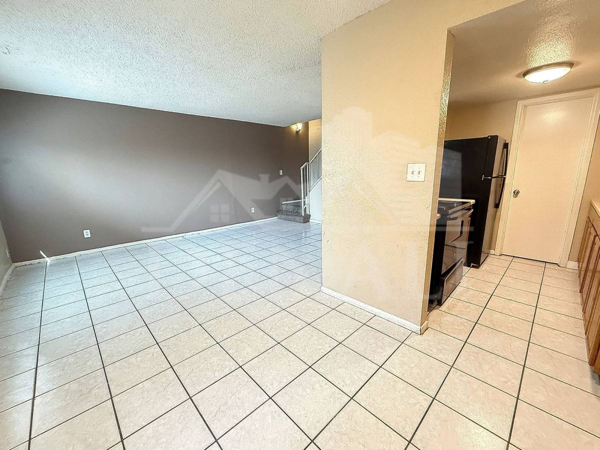 Townhouse for rent at 4514 E Riverside St, Phoenix, AZ 85040