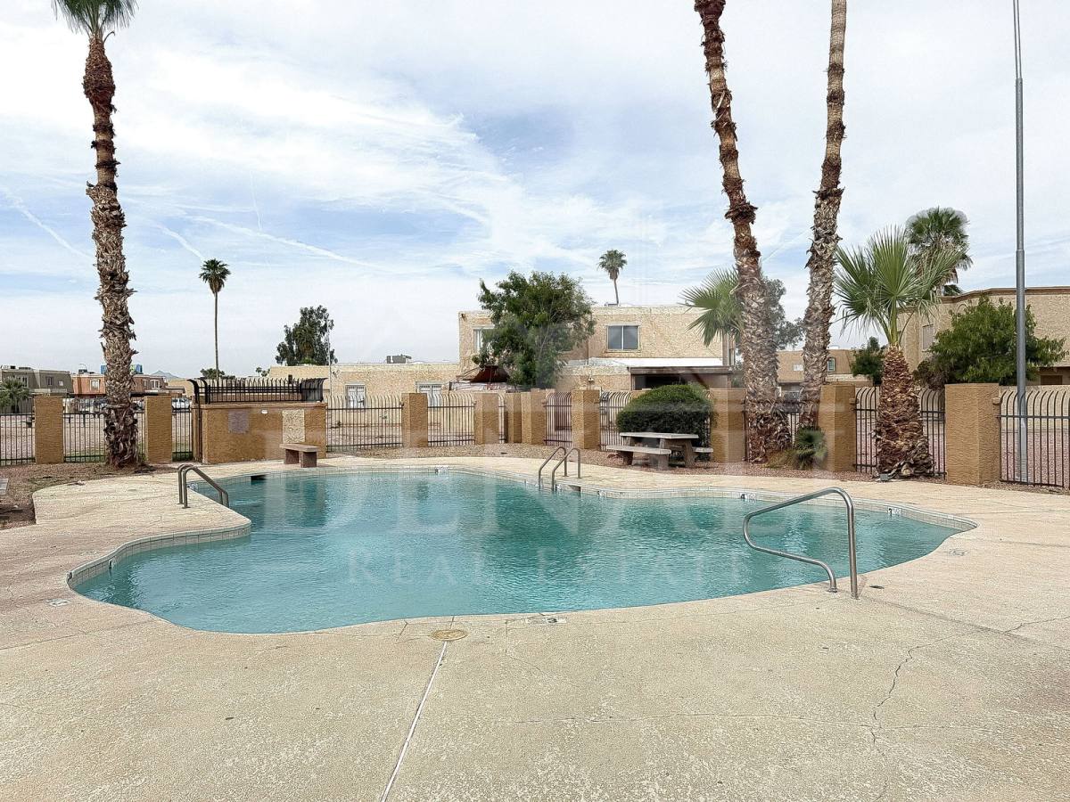 Townhouse for rent at 4514 E Riverside St, Phoenix, AZ 85040