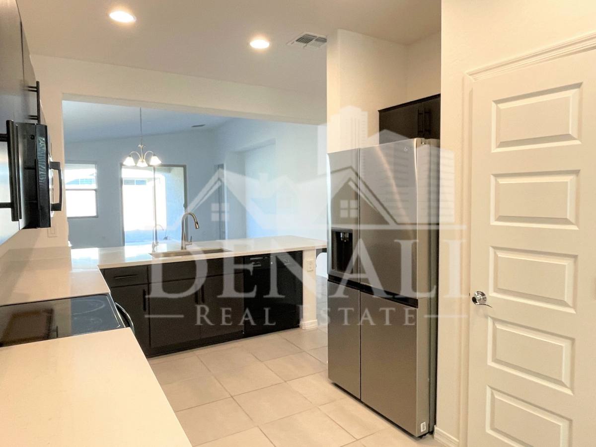 House for rent at 7954 W Medlock Dr, Glendale, AZ 85303