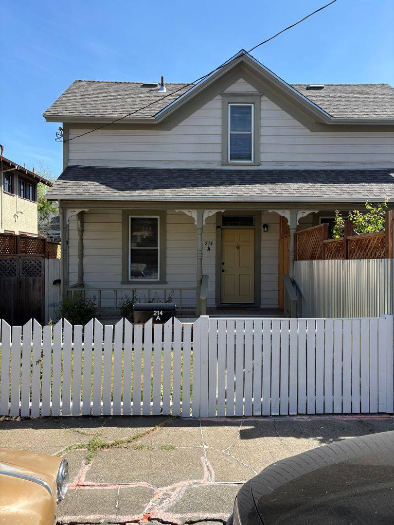 Apartment for rent at 214 Walnut St, Petaluma, CA 94952