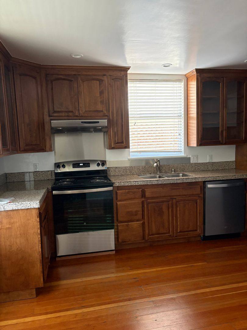 Apartment for rent at 214 Walnut St, Petaluma, CA 94952