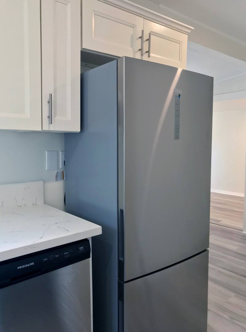 Apartment for rent at 4041 Van Buren Place, Culver City, CA 90230