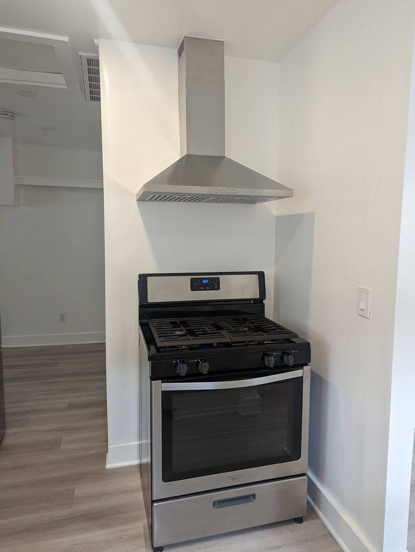 Apartment for rent at 4041 Van Buren Place, Culver City, CA 90230