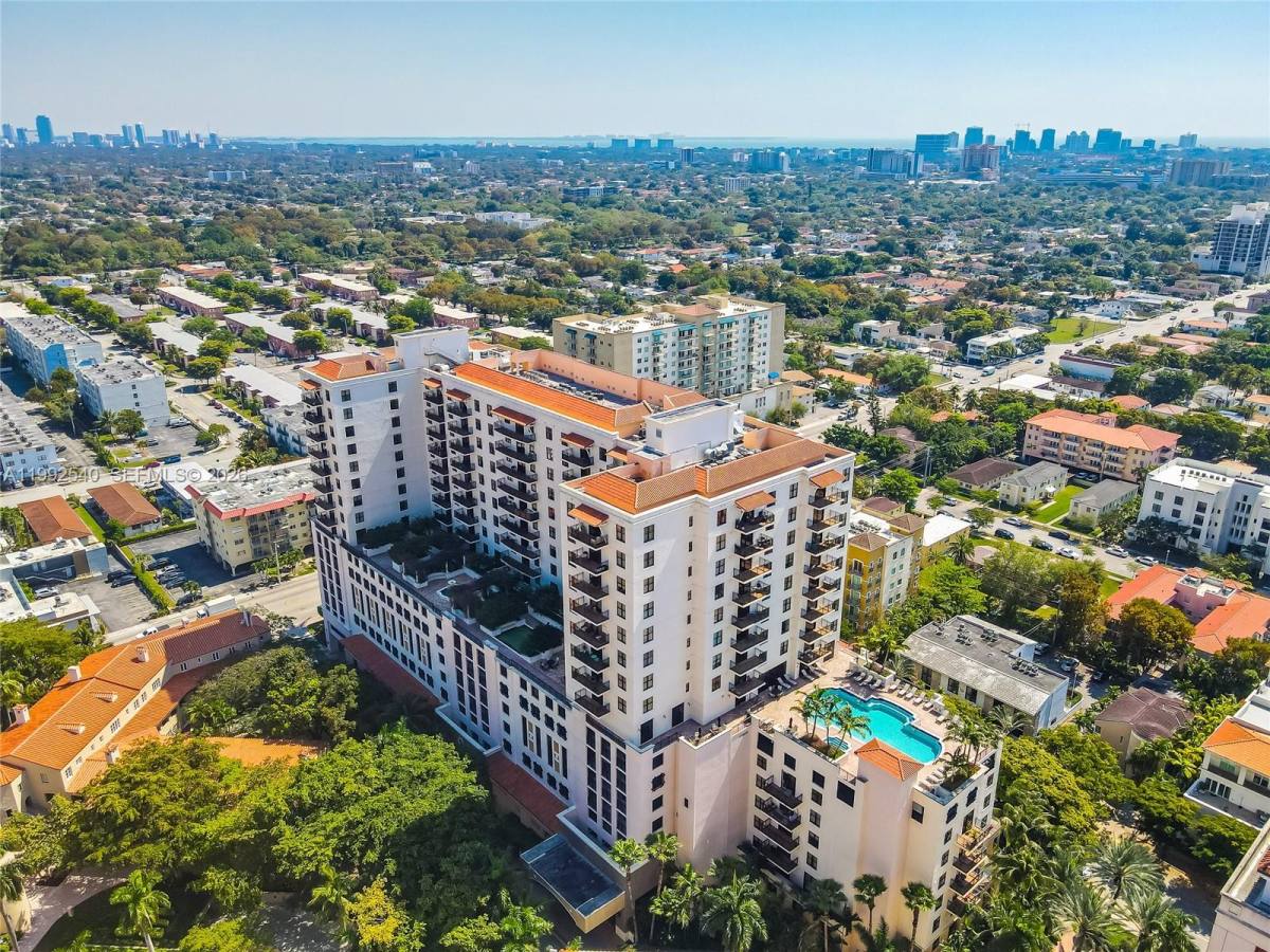 Apartment for rent at 888 Douglas Rd #807, Miami, FL 33134