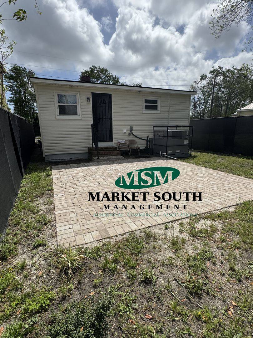 House for rent at 905 Elliott Ave, Savannah, GA 31415