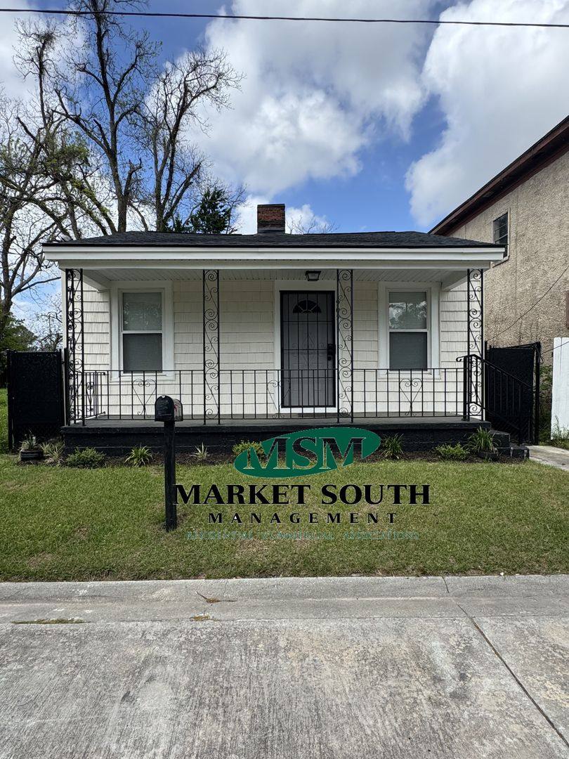 House for rent at 905 Elliott Ave, Savannah, GA 31415