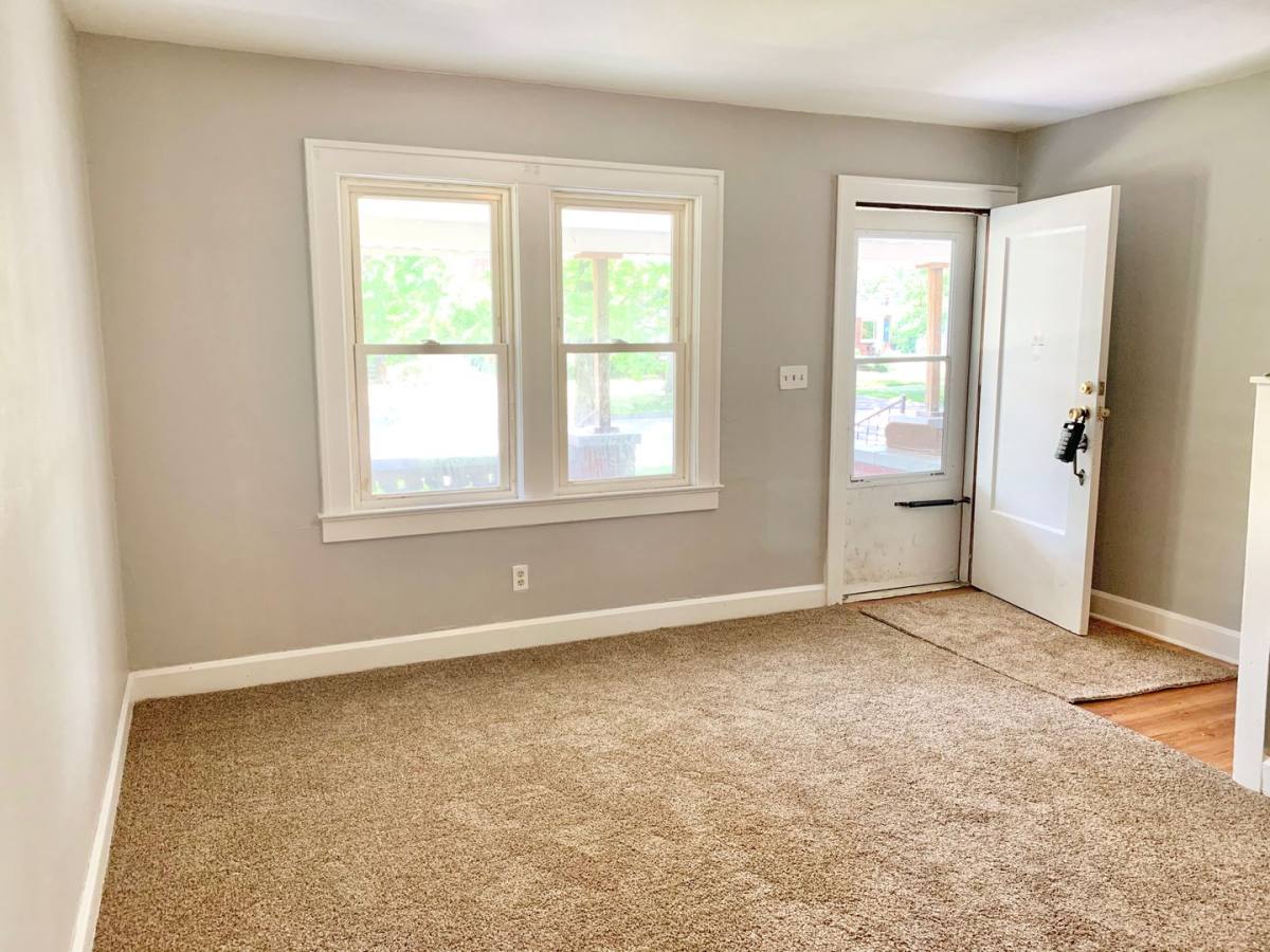 Apartment for rent at 1909 - 1911 E, Lorain, OH 44055