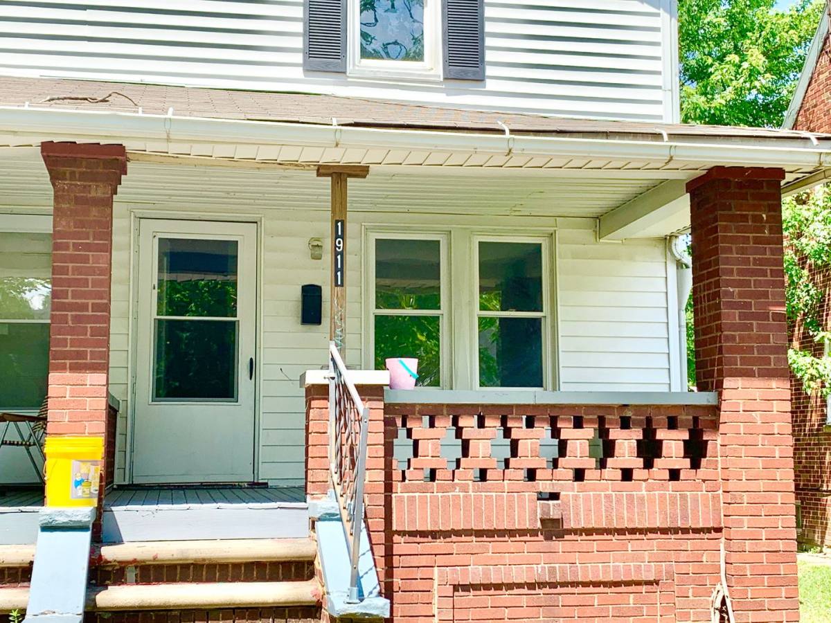 Apartment for rent at 1909 - 1911 E, Lorain, OH 44055