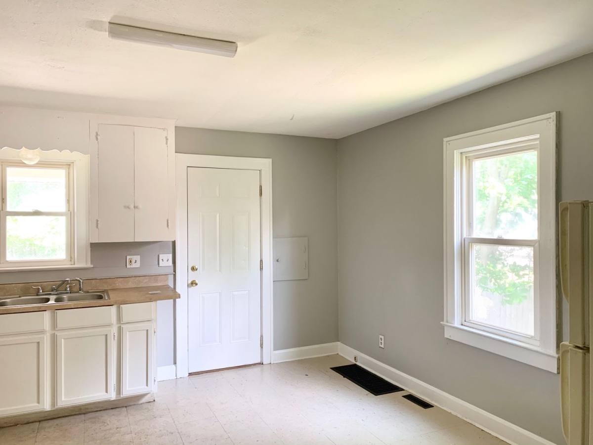 Apartment for rent at 1909 - 1911 E, Lorain, OH 44055