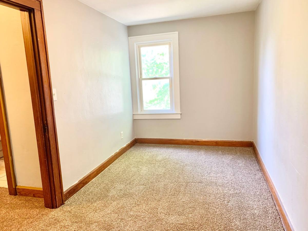 Apartment for rent at 1909 - 1911 E, Lorain, OH 44055