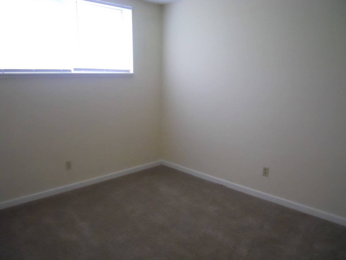 Townhouse for rent at 255 N Michigan St #12-75, Lawrence, KS 66044
