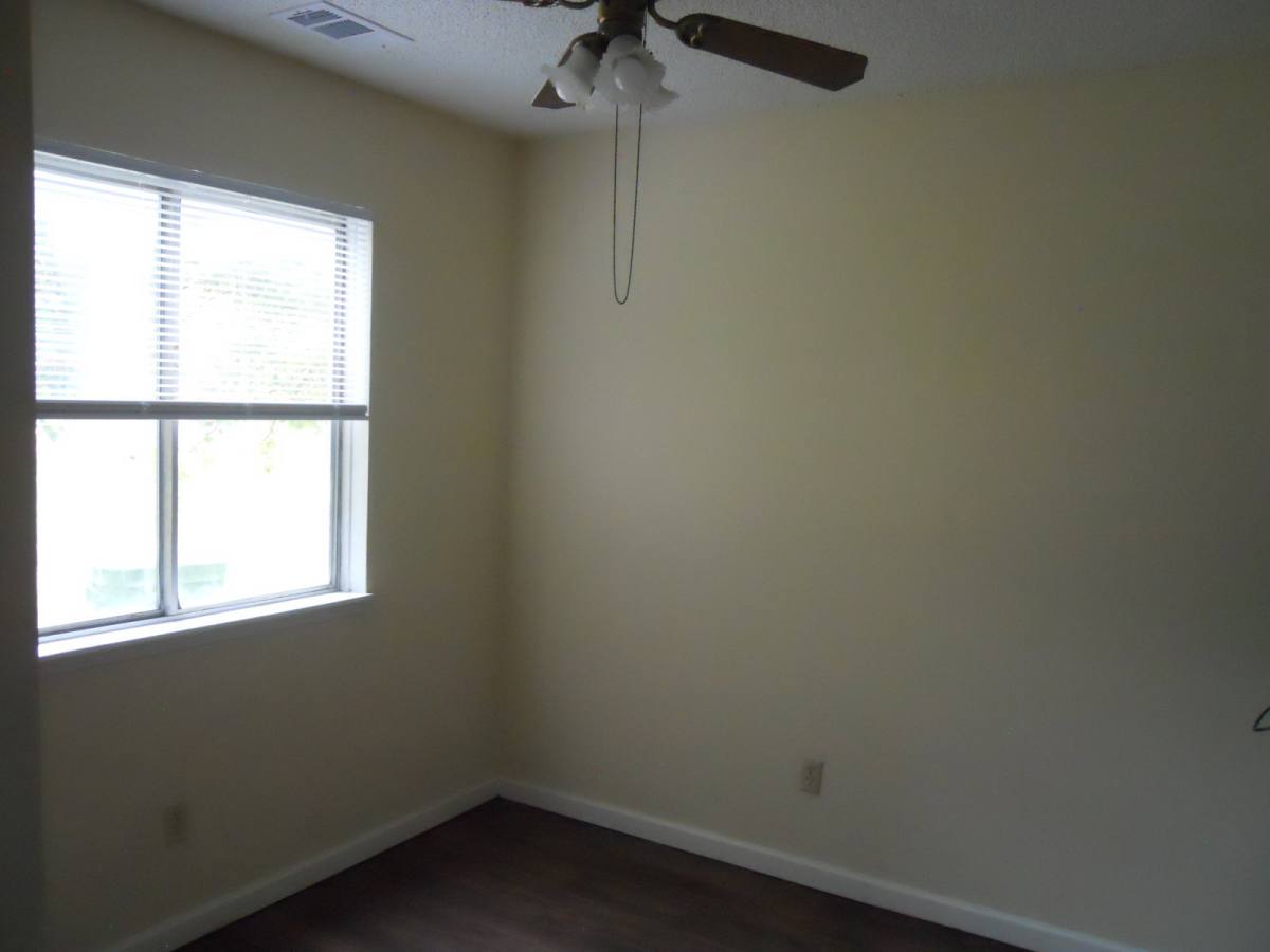 Townhouse for rent at 255 N Michigan St #12-75, Lawrence, KS 66044