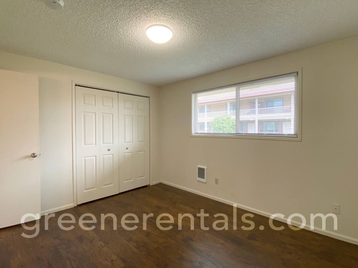 Apartment for rent at 1201 & 1205 W Main St, Elma, WA 98541