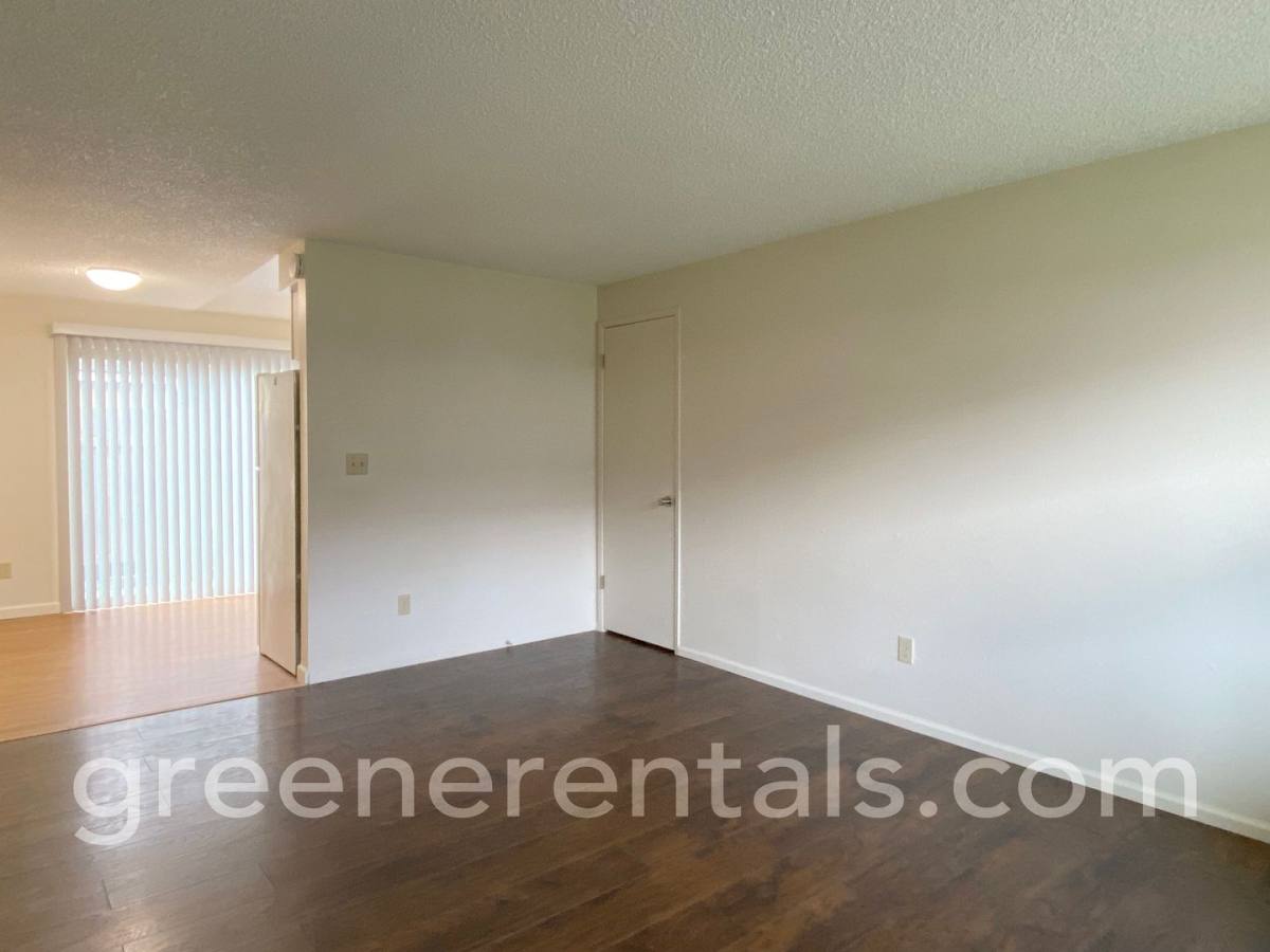 Apartment for rent at 1201 & 1205 W Main St, Elma, WA 98541