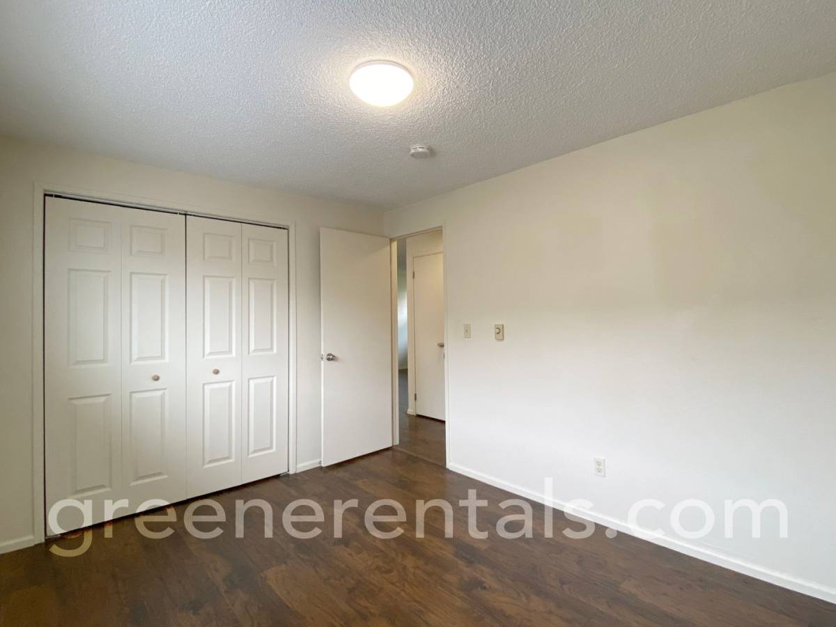 Apartment for rent at 1201 & 1205 W Main St, Elma, WA 98541