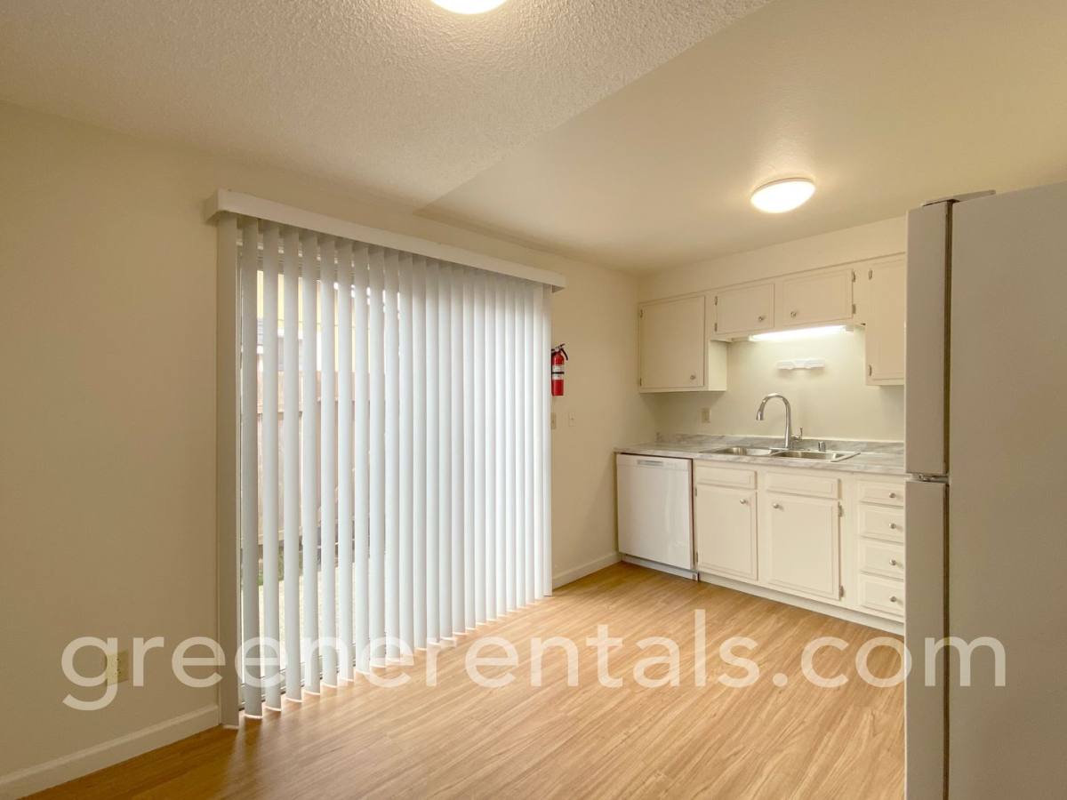 Apartment for rent at 1201 & 1205 W Main St, Elma, WA 98541